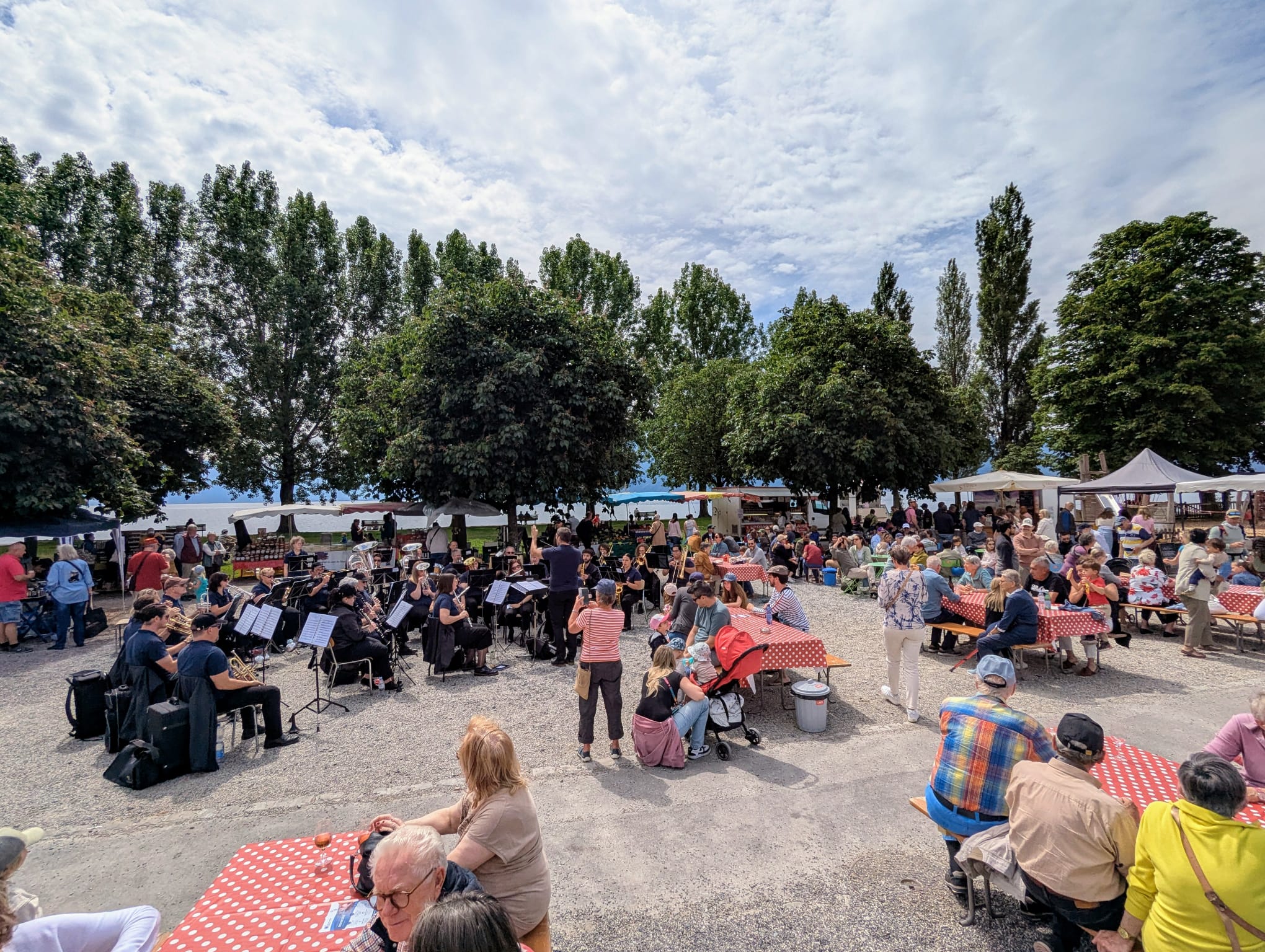 Marché de Cully